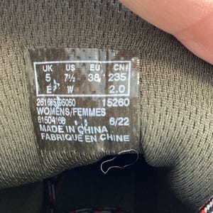 Botas impermeables con cordones para mujer Clarks, talla 7.5 ancha imagen 5