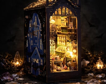 Magic Market Book Nook with LED – Wizard Alley Shelf Insert, Witchy Potion Shop Diorama, Dark Fantasy Bookshelf Decor, Sorcery Gift