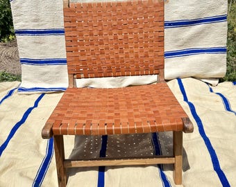 Poltrona marroquina de couro trançado à mão – Poltrona de madeira artesanal | Poltrona boho artesanal | Móveis de luxo em couro trançado