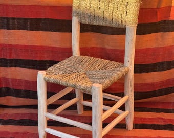Sedia artigianale in legno di alloro con corda in foglie di palma – Arredamento boho chic marocchino