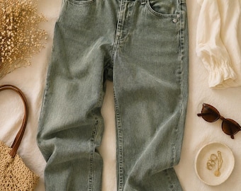 Democracy Green High Rise Straight Leg Jeans (Size 12) – Tummy Control Raw Hem