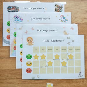 以下が含まれることがあります： フランス語の「Mon comportement」というテキストが入った行動チャートのセット。各チャートには、消防車、ユニコーン、蝶、ライオン、足跡など、さまざまなイラストが描かれています。一番下のチャートには週ごとのスケジュールがあります。