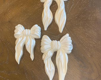 Vintage Homco Ivory Bow Wall Hanging