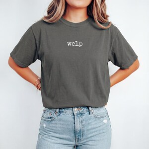 Camiseta minimalista con texto /Camiseta Comfort Colors, top gráfico informal