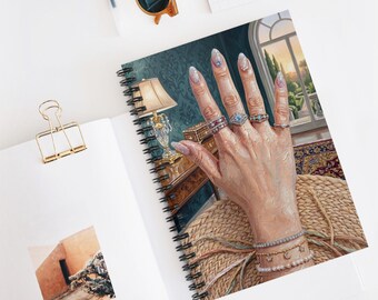Cuaderno de espiral con diseño de mano y anillos / Cubierta con diseño de joyería, páginas rayadas
