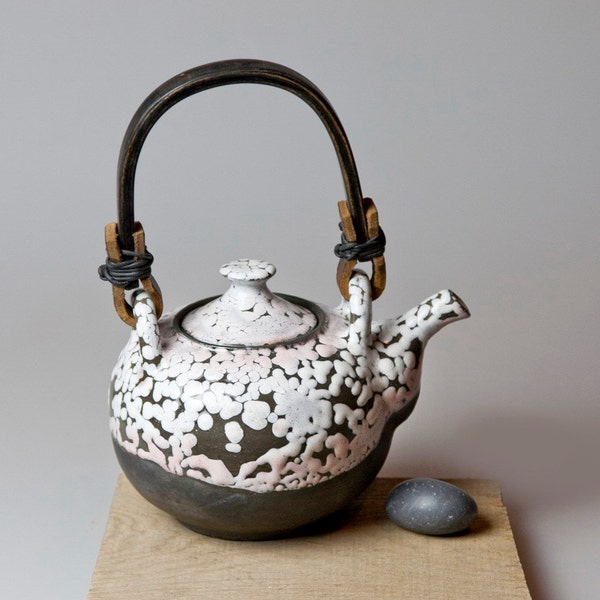 black and white - teapot