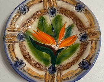 Kani z Hawajów Majolika Ptak Rajski Ceramiczny Talerz Artystyczny Bambusowa Obramowanie Vintage