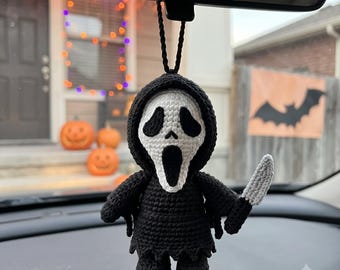 Crochet Ghostface Car Charm | Horror Rearview Mirror Ornament | Scream Halloween Amigurumi Hanging Decor