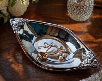 Vintage 1847 Rogers Bros “Garland” Silverplate Candy Nut Dish Oval Floral Mid Century