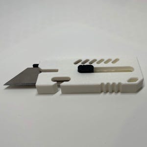 Tactical EDC Utility Knife – Compact 3D Printed Box Cutter, Razor Blade Pocket Tool, Minimalist Everyday Carry