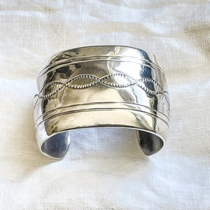 Vintage Native American/Southwestern Sterling Etched Cuff Bracelet 90.7 Grams