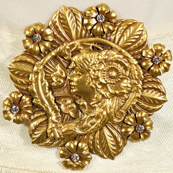 Joseff of hollywood brooch deals