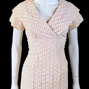 Vintage 50s Eyelet Lace Dress, Cream Lace/Peach Lining M