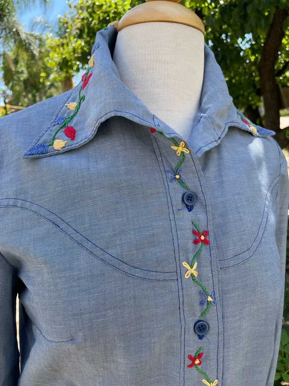 Vintage 60s/70s Hand Embroidered Chambray Blouse,… - image 4