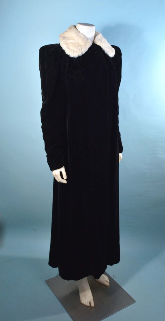 1930s Vintage/Antique Black Velvet Maxi Coat, Whi… - image 2