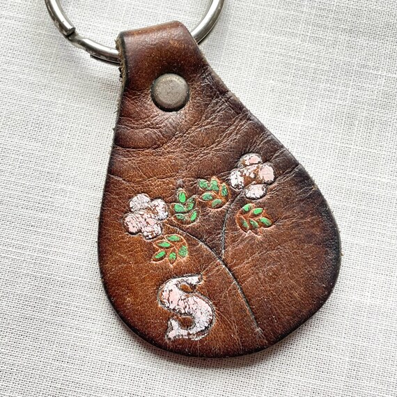 Vintage 60s/70s Tooled/Painted Leather Key Fob, H… - image 2