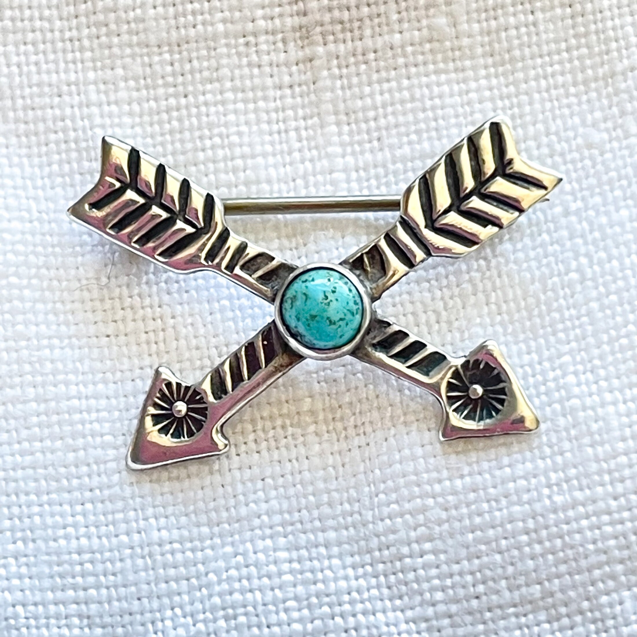 h'eres F brooch シルバー 箱付 アクセサリー