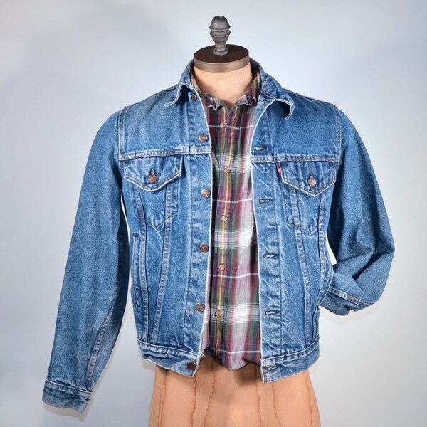 Vintage 80's Mens LEVIS Trucker Denim Jean Jacket/ Grunge Punk Rocker Boyfriend Denim/ Made in USA Country Western Jean Jacket SZ 40L