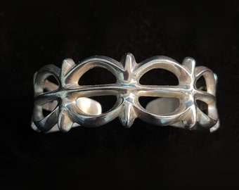 Vintage Navajo Native American Sterling Bracelet, Sandcast Silver, DTB/Dene Tsosie Bini
