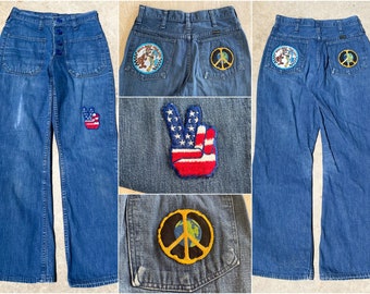 Vintage 60s/70s Wrangler Bell Bottom Jeans, Hippie Peace Sign & Roadrunner Patches XS/S