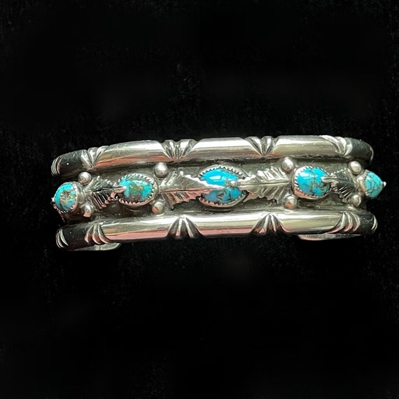 Authentic Apachito Vintage Native American Navajo Bear Turquoise Coral Sterling Silver Bracelet Authentic Apachito Vintage Native American Navajo Bear Turquoise Coral Sterling Silver Bracelet