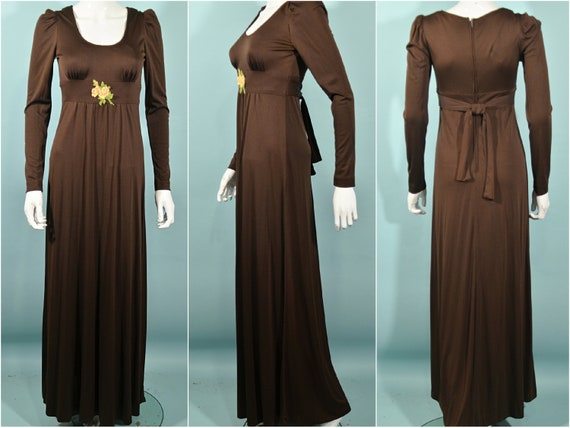 Vintage 70s Brown Knit Maxi Dress w/Applique Flow… - image 4