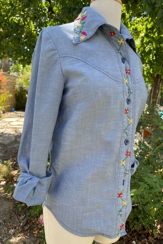 Vintage 60s/70s Hand Embroidered Chambray Blouse,… - image 6