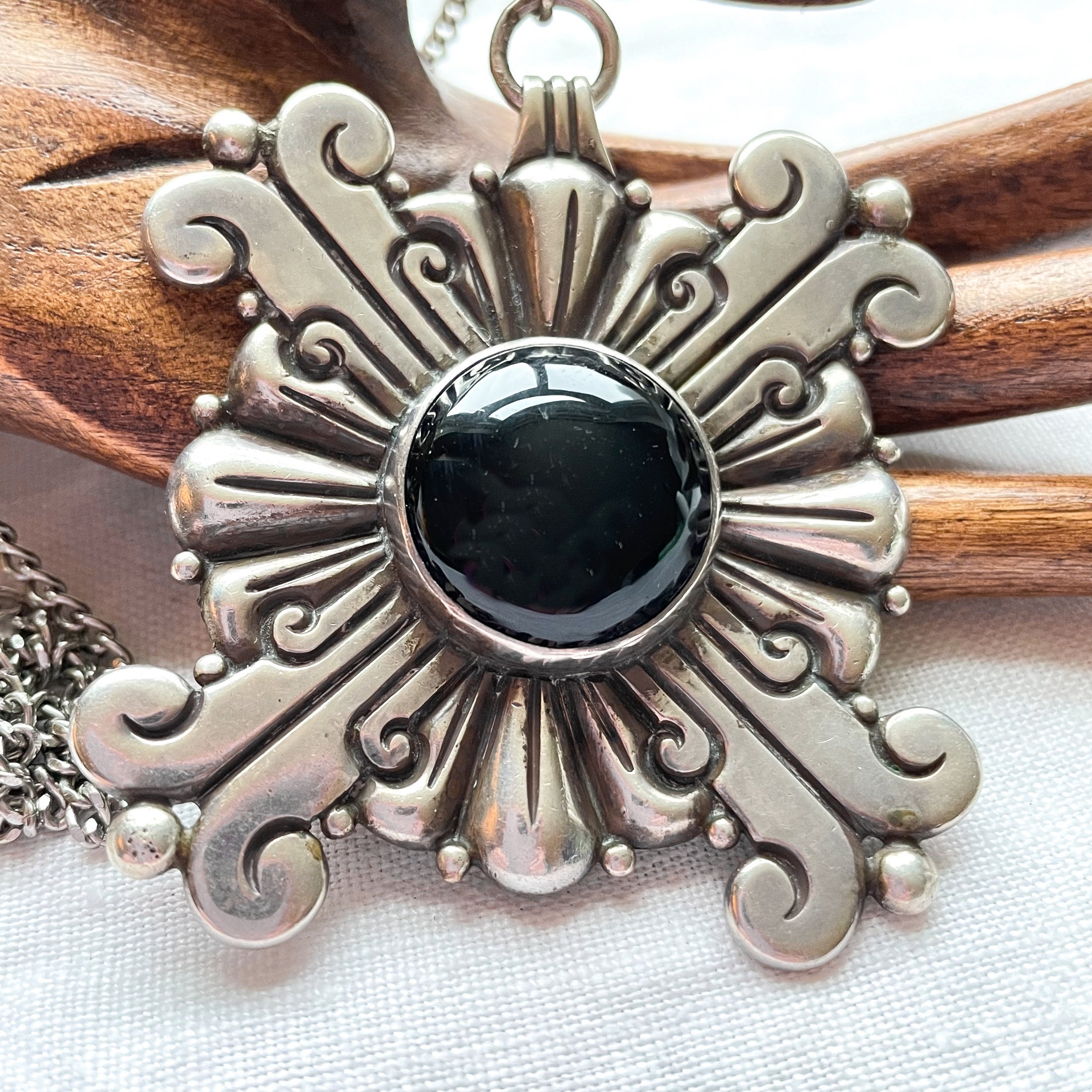 Hector aguilar jewelry shop