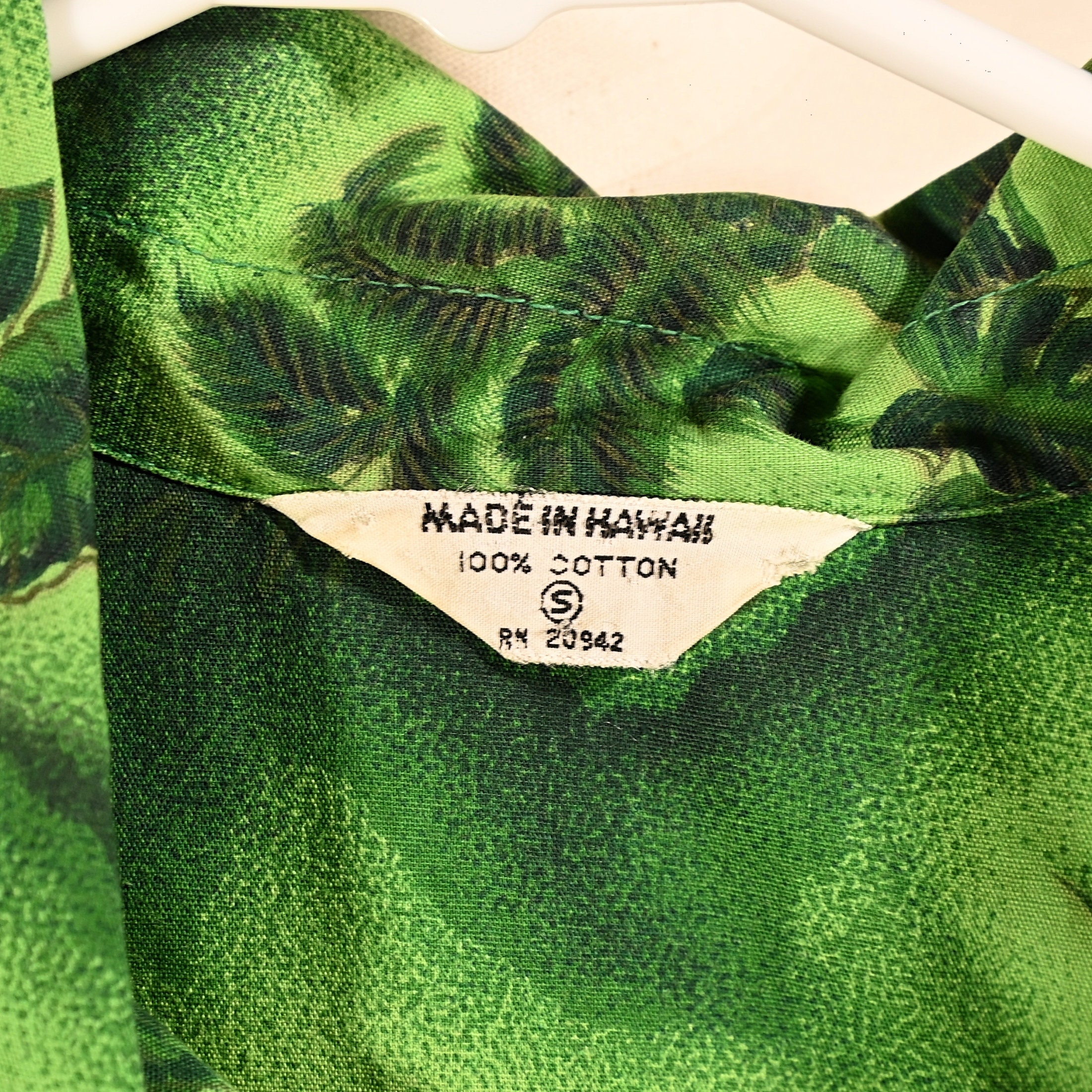 Vintage 60s Made in Hawaii Aloha Shirt, Green/gold Hula Girls