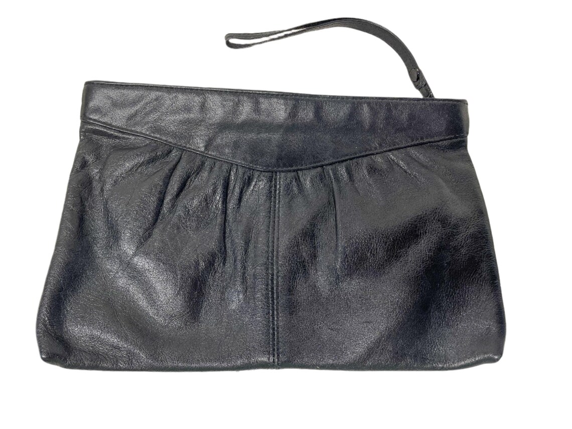 Vintage 70s Black Leather Small Clutch Bag, Flat Envelope Wristlet Bag, foto 4 di 5