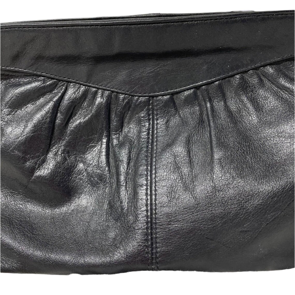Vintage 70s Black Leather Small Clutch Bag, Flat Envelope Wristlet Bag, foto 2 di 5