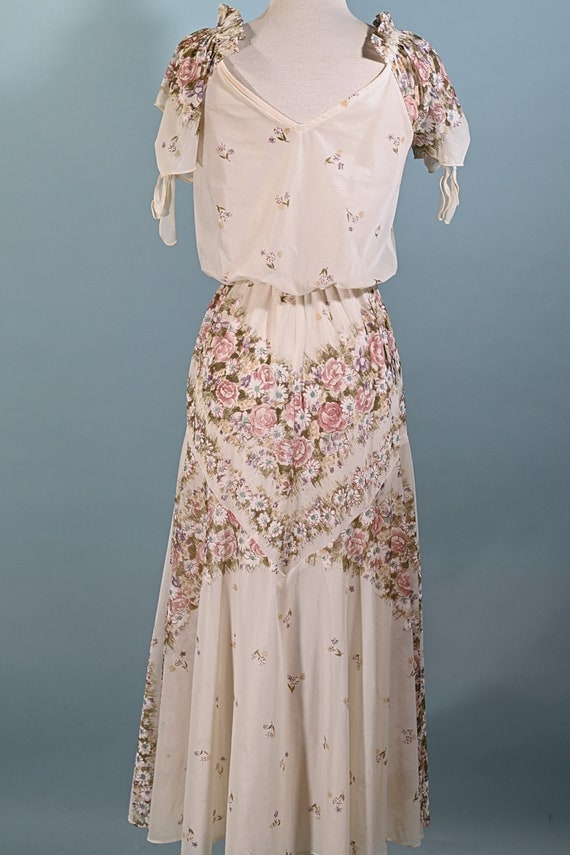 Vintage 70s Romantic Floral Print Long Dress, Gat… - image 10