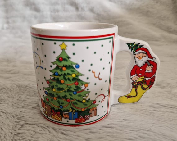 Cute Vintage Enesco Christmas Holiday Santa Chritmas Tree Present Theme Tea Coffee Mug Made In Japan