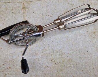 Vintage Rotary Manual Hand Whisk Egg Beater Stainless Mixer Blender Kitchen Tool, Black Plastic Handle