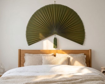 Déco murale surdimensionnée en bambou - Éventail pliant vert fait main, art mural Boho Japandi, grande tête de lit tendance, décoration d'intérieur naturelle