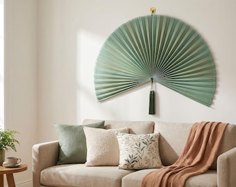 Déco murale surdimensionnée en bambou, éventail vert sauge suspendu, oeuvre d'art murale demi-cercle géant, déco tête de lit bohème, décoration d'intérieur Japandi