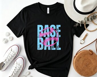 Koszulka z nadrukiem BASEBALL Letter Print w stylu retro, niebiesko-różowa, z czarną grafiką i okrągłym dekoltem dla fanów sportu i na co dzień