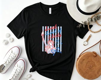 Sweet Land of Liberty Statue of Liberty 1776 Tee, Coquette Bow & Striped Background Print Black Crew Neck Shirt for 4th of July