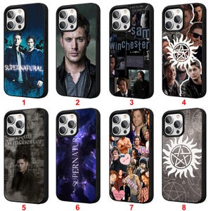 Może przedstawiać: Czarne etui na telefony z różnymi wzorami. Niektóre etui przedstawiają zdjęcia aktorów, tekst "Supernatural" i tekst "Sam Winchester". Inne etui mają symbol pentagramu i wzór galaktyki.