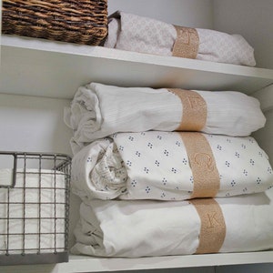 Bed Sheet Organizer Embroidered Elastic Sheet Band Bed Sheet Keeper Linen Closet Organizer Sheet Set Label Sheet Size Storage Organization