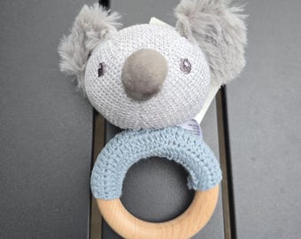 Natural Teething Toy Wooden Rattle Animal Baby Teether Infant Accessory Wooden Ring for Baby Shower Lion Teether Bunny Teething Ring Koala