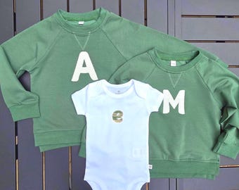 Personalized Kid Shirt Letter Applique Sibling Set Custom Initial Monogram Hoodie Sweatshirt Matching Family Photo Outfit Coordinated Cousin