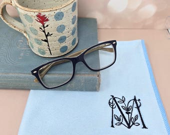 Personalized Glasses Cleaning Cloth Screen Cleaning Microfiber Eyeglass Wipe Monogram Custom Tech Accessory Office Desk Gift Coworker