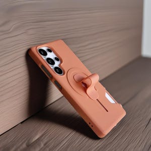 Puede incluir: Un letrero de madera rústica con el texto "Welcome to our home" en letras blancas. El letrero presenta un acabado envejecido y un diseño simple y acogedor, perfecto para un porche o entrada.