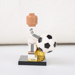 MOC Ronaldo Nazário Real Madrid Minifigure - #9 White Jersey, 2002 World Cup Hero with Golden Ball Trophy image 4