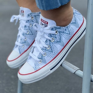 Gray Blue Dripping Lace Pattern White Low Top Converse