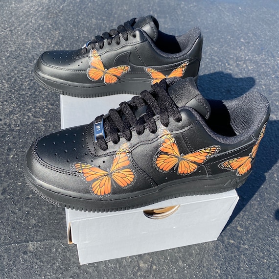Mariposas en AMBOS lados de los zapatos Custom Nike Air Force 1