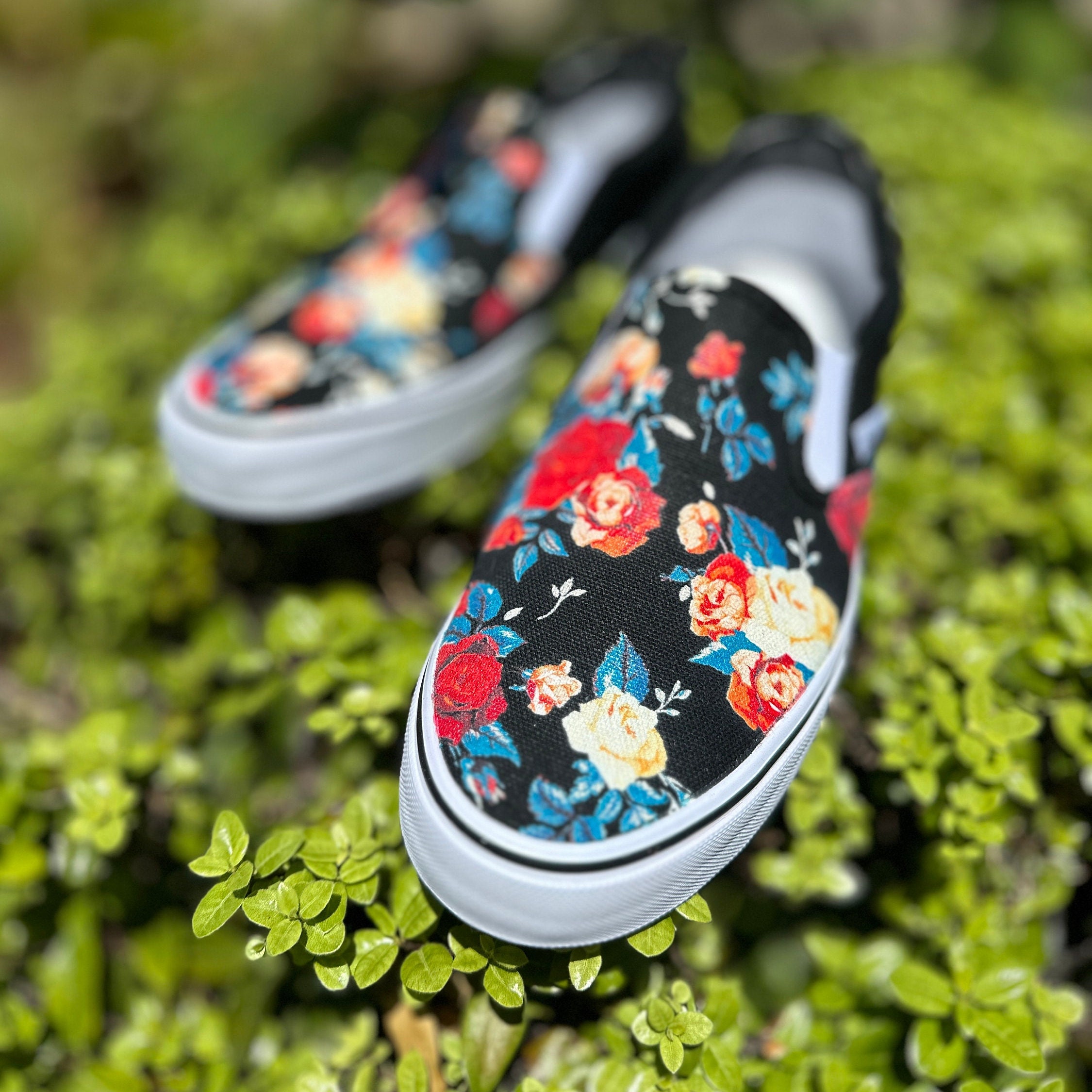 NWT Vans Shoes Slip Ons Floral Red Blue Size 5.5 Mens Classic Slip-On Floral Sneakers | MJ Footwear main image 3