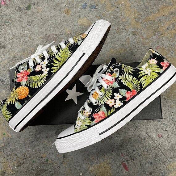 Black and white pineapple converse hotsell