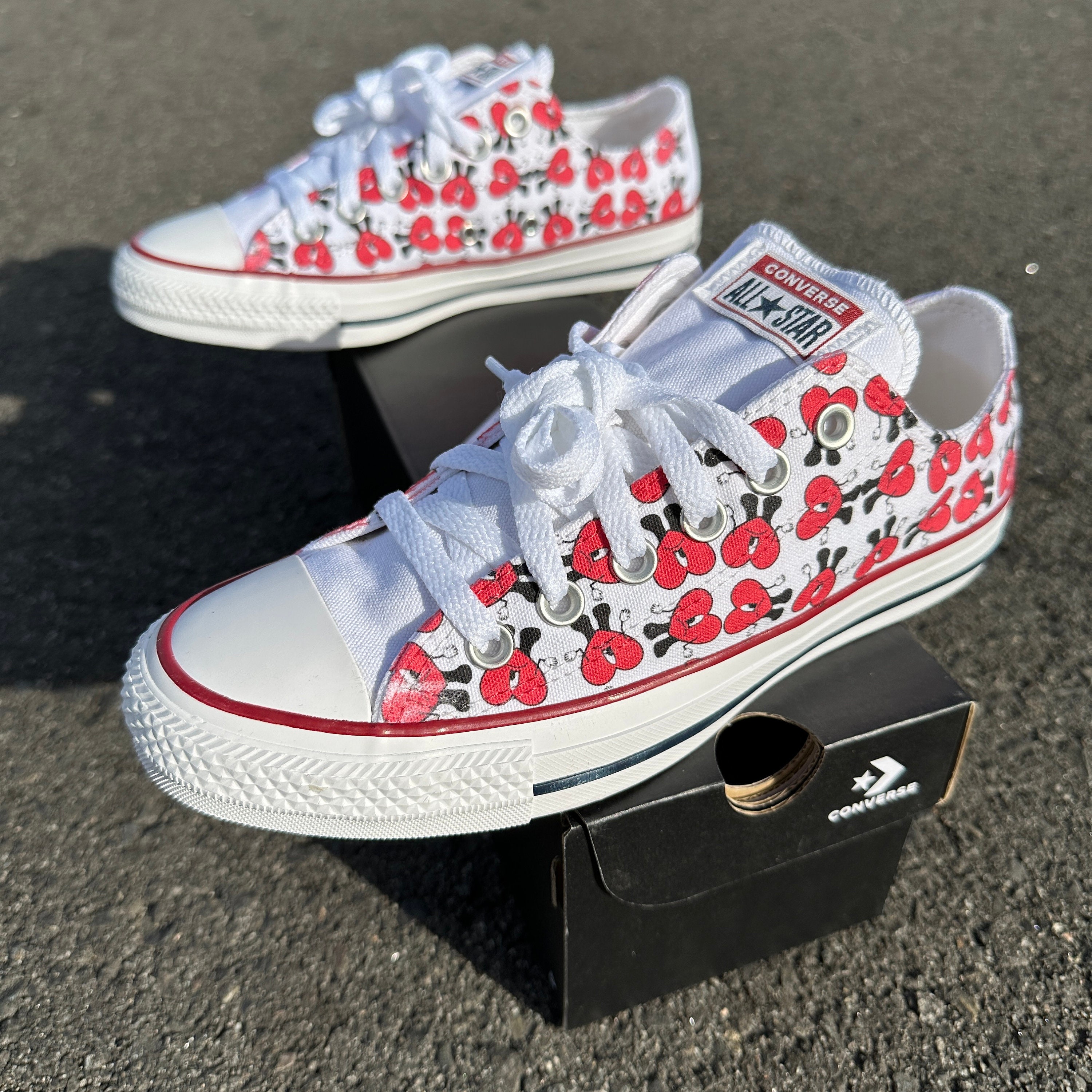 bad bunny heart converse